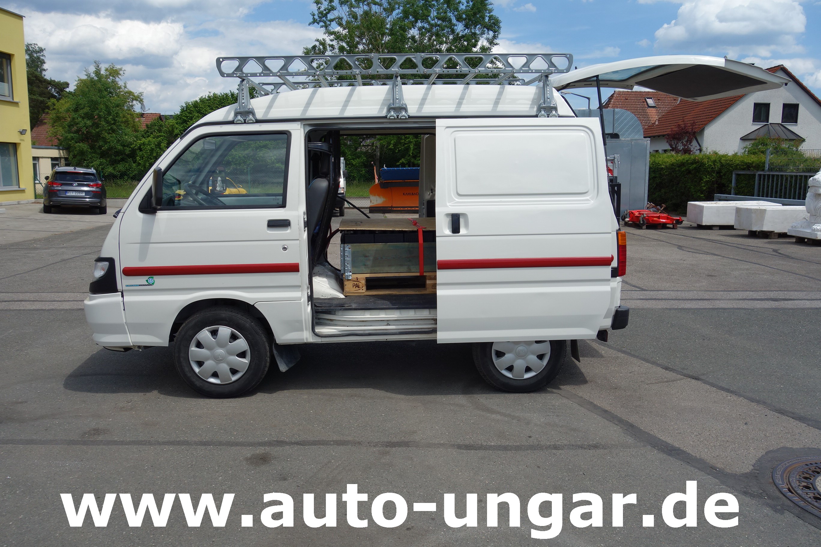 Piaggio Porter Electric Extra Kastenwagen Elektro Dachtrager EZ 23.12.2015 KM 6301 Motorart elektro 96 Volt Elektrofahrzeug Transporter Auto Ungar GmbH Co. KG