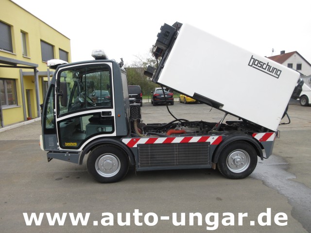Boschung - L3 mit Hochdruckreiniger am Heck Wasserwagen Waschwagen Kärcher Gießarm