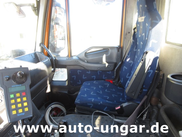 Iveco - Trakker 360 Kipper Allrad 4x4 Kran Palfinger PK 9002 Kommunalhydraulik Winterdienst Euro 5