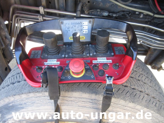 Iveco - Trakker 360 Kipper Allrad 4x4 Kran Palfinger PK 9002 Kommunalhydraulik Winterdienst Euro 5