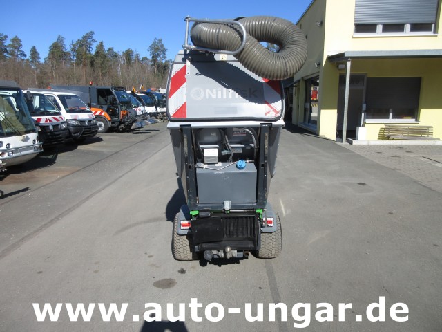 Nilfisk - Park Ranger 2150 Egholm Geräteträger mit Kehraufbau Baujahr 2018 Perkins