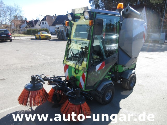 Nilfisk - Park Ranger 2150 Egholm Geräteträger mit Kehraufbau Baujahr 2018 Perkins