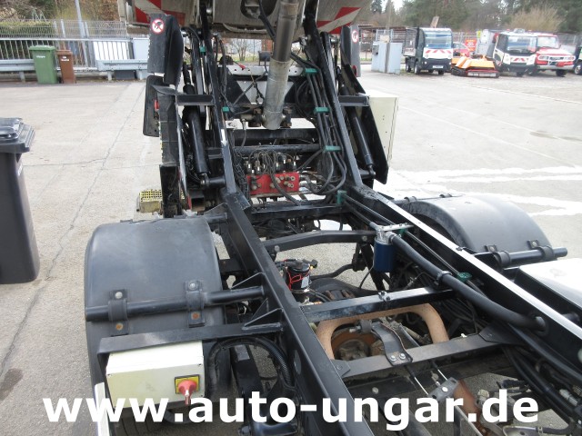 Renault - Maxity 130 Müllwagen 3.500kg Lifter Presse Kipper Provence Benne Medium