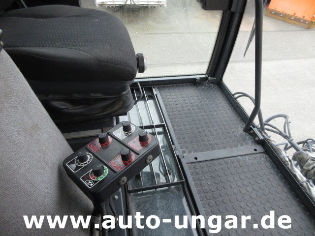 Schmidt - Cleango 500 CS556 Euro 6 mit Wildkrautbesen Kehrmaschine aus 1. Hand