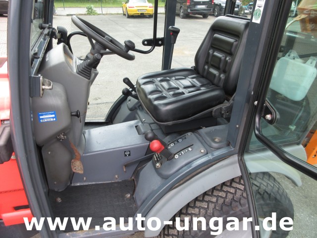 Hako - Hakotrac 2650 DA Winterdienst Schneepflug & Streuer 4x4 Zapfwelle Hydraulik