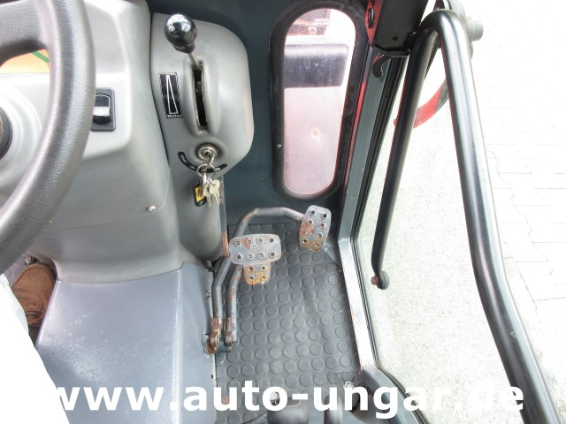 Hako - Hakotrac 2650 DA Winterdienst Schneepflug & Streuer 4x4 Zapfwelle Hydraulik