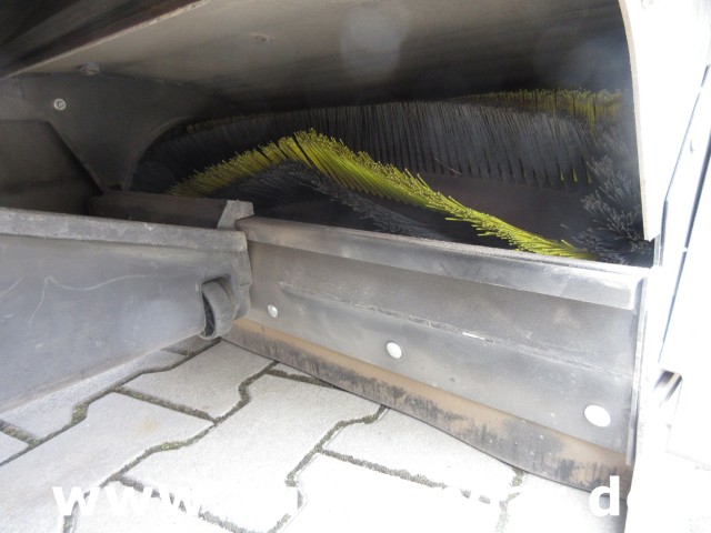Kärcher - KM 100/100 RBP Pack 1.280-112.0 elektrische Parkplatzkehrmaschine Hallenkehrmaschine Elektro