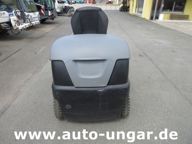 Kärcher - KM 100/100 RBP Pack 1.280-112.0 elektrische Parkplatzkehrmaschine Hallenkehrmaschine Elektro