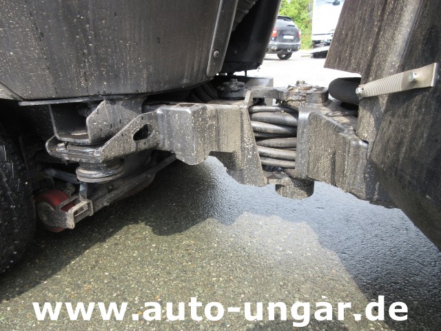 Kärcher - MC 50 Advanced MIC 50 Professional Kleinkehrmaschine 4x4 Geräteträger