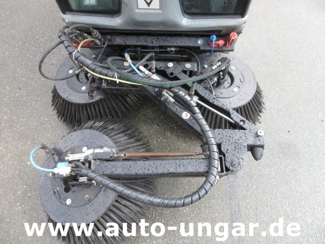 Kärcher - MC 50 Advanced MIC 50 Professional Kleinkehrmaschine 4x4 Geräteträger