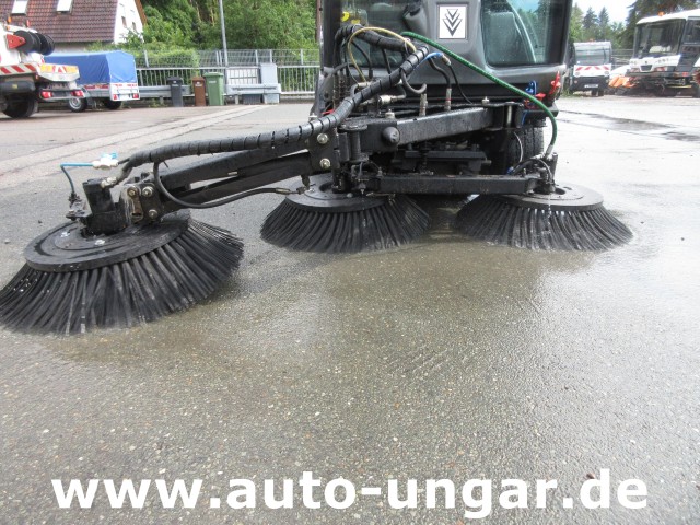 Kärcher - MC 50 Advanced MIC 50 Professional Kleinkehrmaschine 4x4 Geräteträger