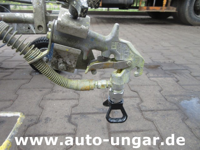Graco - LineLazer II 3900 Airless Roadmarking Machine Hofmann Markiermaschine