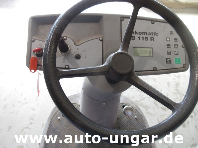 Hako - Hakomatic B115R Scrubber Bj. 2013 1.794 Stunden Bodenreiniger