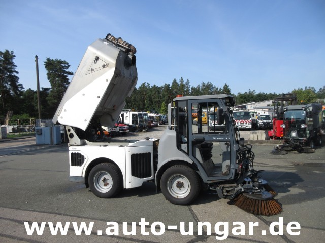 Hako - Citymaster CM 1600 4x4 Kehrmaschine mit Kärcher am Heck