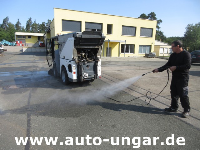 Hako - Citymaster CM 1600 4x4 Kehrmaschine mit Kärcher am Heck