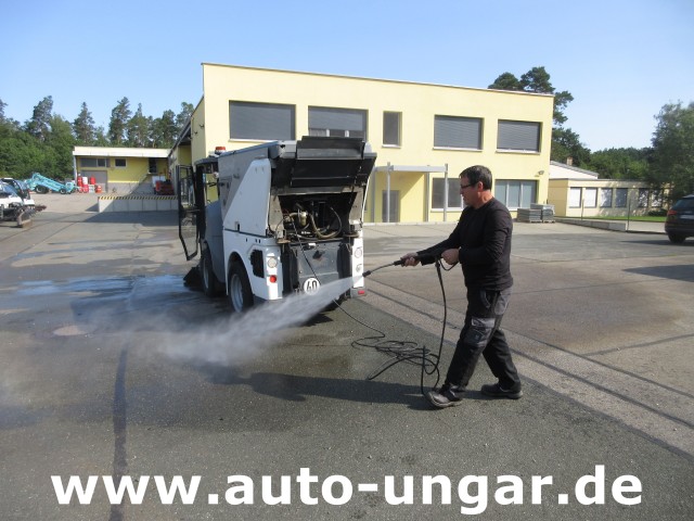 Hako - Citymaster CM 1600 4x4 Kehrmaschine mit Kärcher am Heck