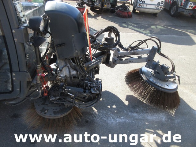 Hako - CM 1600 Kehrmaschine 4x4 Baujahr 2018 3 Besen MOTORSCHADEN