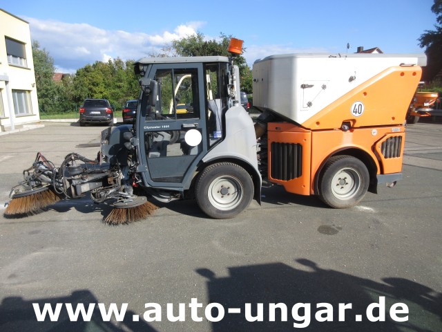 Hako - CM 1600 Kehrmaschine 4x4 Baujahr 2018 3 Besen MOTORSCHADEN
