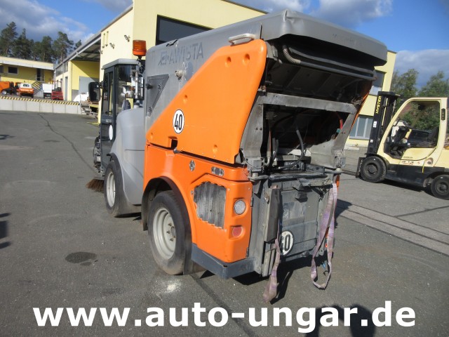 Hako - CM 1600 Kehrmaschine 4x4 Baujahr 2018 3 Besen MOTORSCHADEN