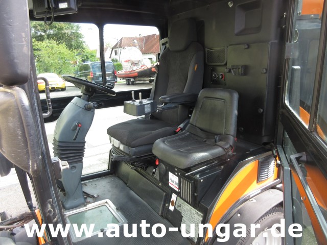Boschung - S2 Küpper-Weisser Kehrmaschine Urban Sweeper 2m³ Knicklenkung 40km/h