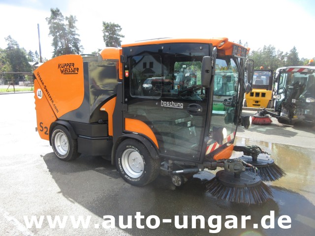 Boschung - S2 Küpper-Weisser Kehrmaschine Urban Sweeper 2m³ Knicklenkung 40km/h
