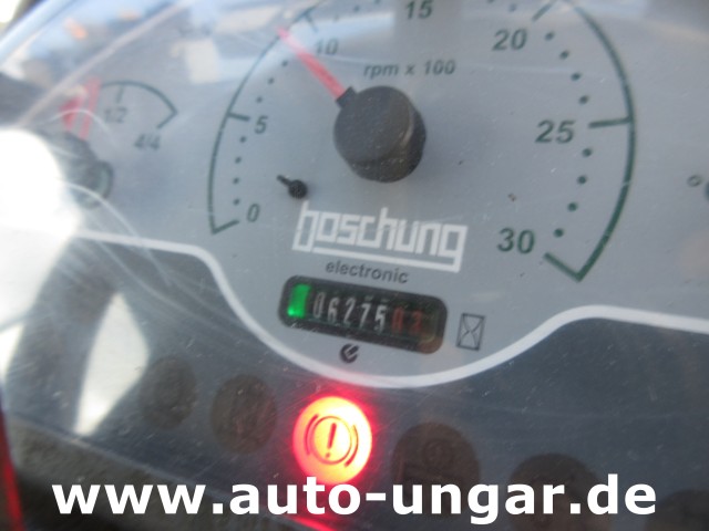 Boschung - S3 Kehrmaschine urban sweeper Wildkrautbesen Allradlenkung