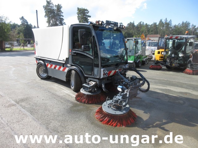Boschung - S3 Kehrmaschine urban sweeper Wildkrautbesen Allradlenkung