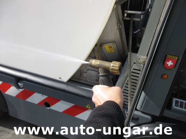 Boschung - S3 Kehrmaschine urban sweeper Wildkrautbesen Allradlenkung