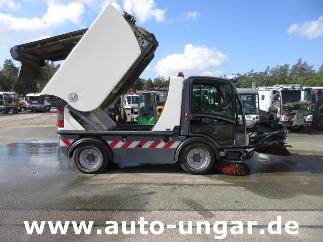 Boschung - S3 Kehrmaschine urban sweeper Wildkrautbesen Allradlenkung