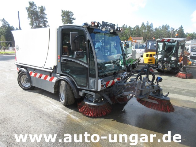 Boschung - S3 Kehrmaschine urban sweeper Wildkrautbesen Allradlenkung