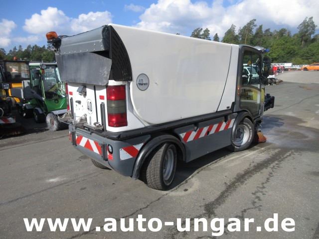 Boschung - S3 Kehrmaschine urban sweeper Wildkrautbesen Allradlenkung