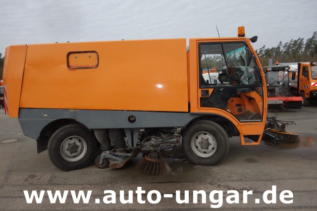 Aebi - MFH 5000 Kehrmaschine Baujahr 2004 4-Rad Lenkung Wildkrautbesen