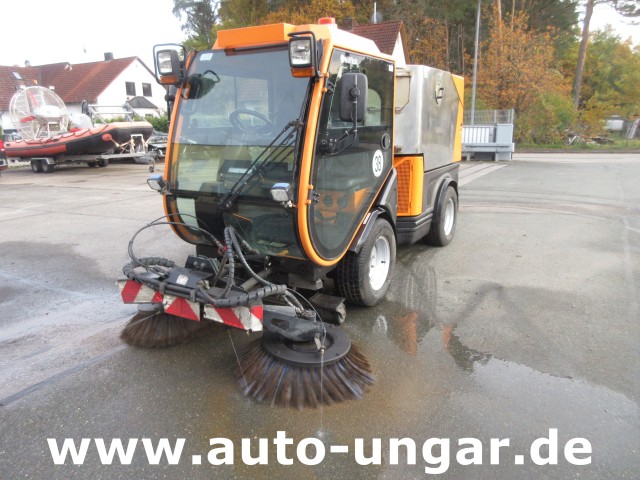 Nilfisk - CR3500 Geräteträger Kommunalfahrzeug 4x4 Kehrmaschine Schmidt Flexigo