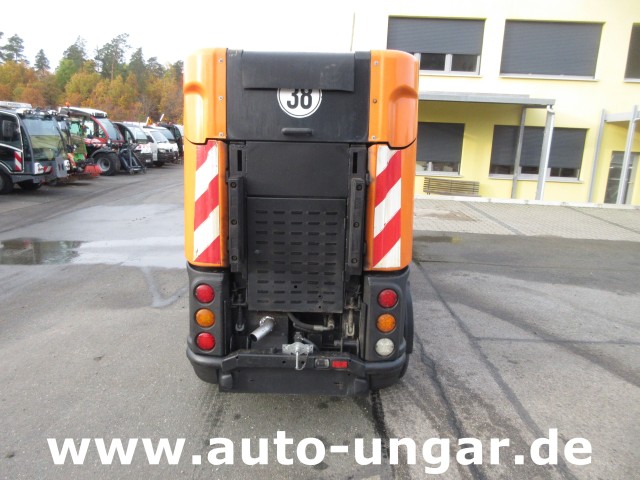 Nilfisk - CR3500 Geräteträger Kommunalfahrzeug 4x4 Kehrmaschine Schmidt Flexigo