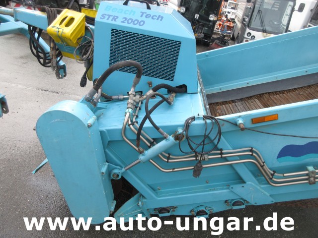 Kässbohrer - BeachTech STR 2000 Cribleuse de Plage  BeachCleaner Strandreiniger عمال تنظيف الشاطئ
