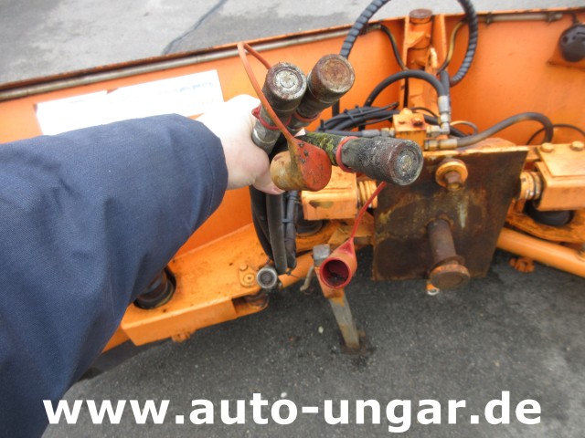 Flötzinger - DKV Vario - Schneepflug 230cm - 260cm Winterdienst