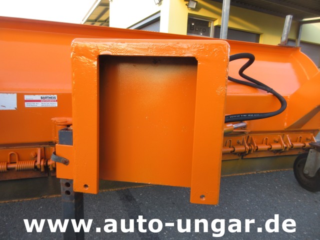 Bema - Serie 700 Schneepflug 200cm breit Gummischürfleiste