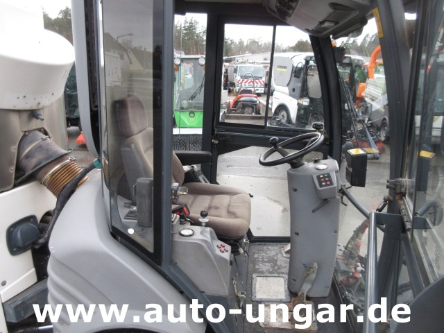 Hako - Citymaster CM 1200  Kleinkehrmaschine 4x4 Geräteträger