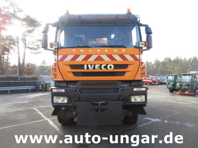 Iveco - Trakker 360 Kipper Allrad 4x4 Kran Palfinger PK 9002 Kommunalhydraulik Winterdienst Euro 5