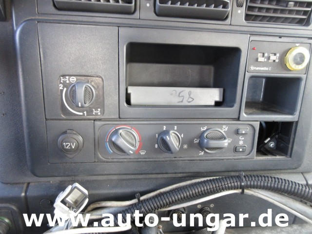 Iveco - Trakker 360 Kipper Allrad 4x4 Kran Palfinger PK 9002 Kommunalhydraulik Winterdienst Euro 5