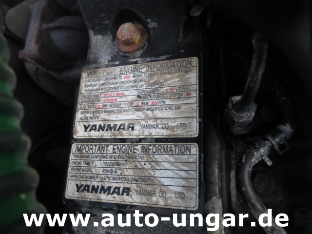 Hako - CityMaster CM1200 Winterdienst 4x4 mit Schneepflug und Salzstreuer