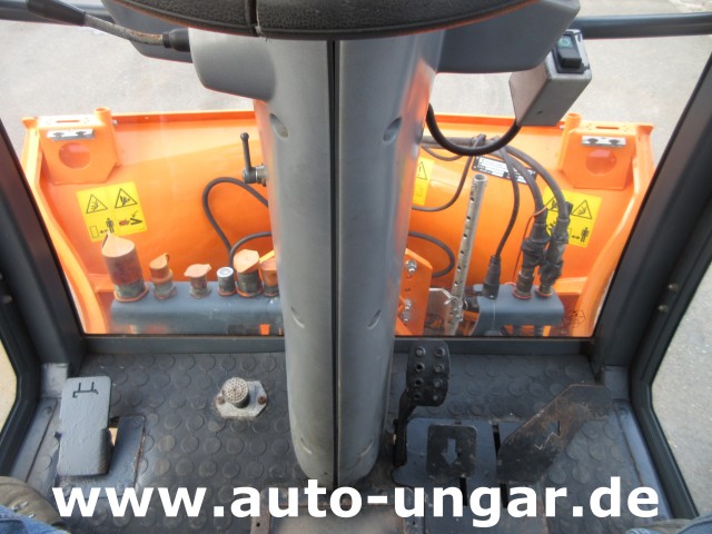 Hako - CityMaster CM1200 Winterdienst 4x4 mit Schneepflug und Salzstreuer