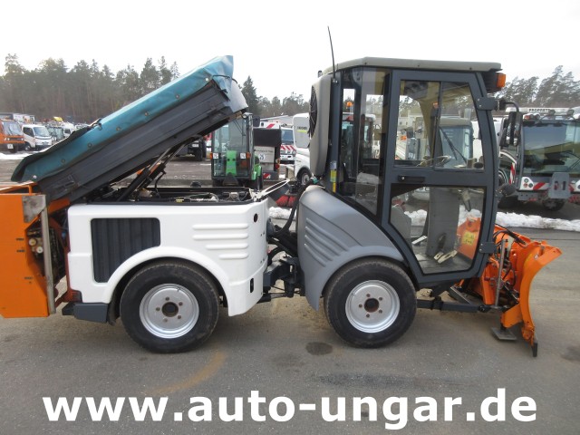 Hako - CityMaster CM1200 Winterdienst 4x4 mit Schneepflug und Salzstreuer