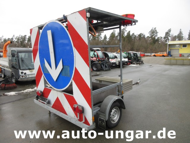 Nissen - A3 Berghaus AM3 Warnleitanhänger Verkehrsleittafel Verkehrsleitanhänger