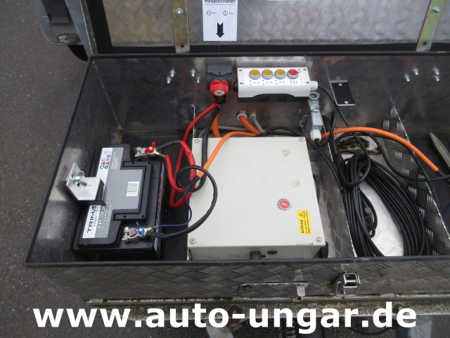 Nissen - A3 Berghaus AM3 Warnleitanhänger Verkehrsleittafel Verkehrsleitanhänger