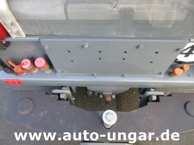 Kärcher - MIC 84 Geräteträger 4x4 mit Frontlader Hoflader Radlader Kommunalfahrzeug