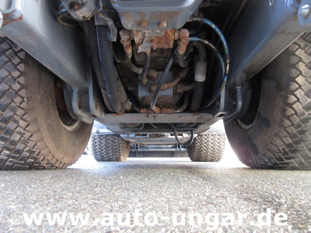 Kärcher - MIC 84 Geräteträger 4x4 mit Frontlader Hoflader Radlader Kommunalfahrzeug