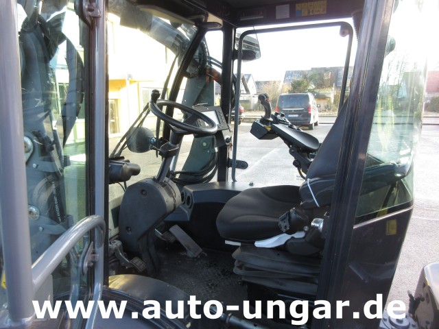 Kärcher - MIC 84 Geräteträger 4x4 mit Frontlader Hoflader Radlader Kommunalfahrzeug