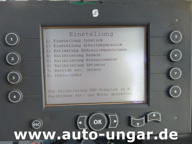 Kärcher - MIC 84 Geräteträger 4x4 mit Frontlader Hoflader Radlader Kommunalfahrzeug