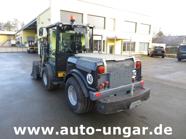 Kärcher - MIC 84 Geräteträger 4x4 mit Frontlader Hoflader Radlader Kommunalfahrzeug